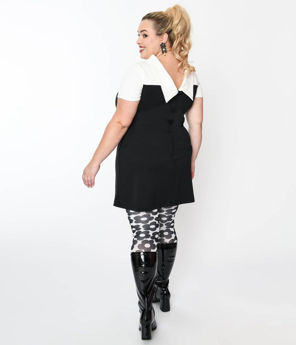  Smak Parlour Plus Size Black & White Flower Pocket Shift Dress