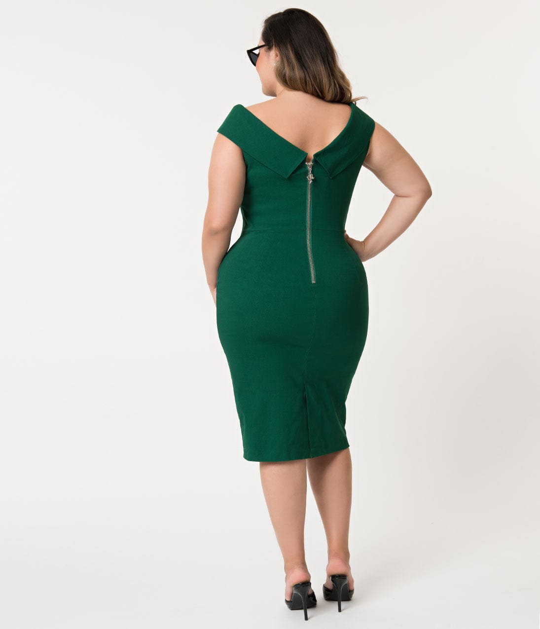 Barbie™ X Unique Vintage 1960s Style Green Sheath Dress