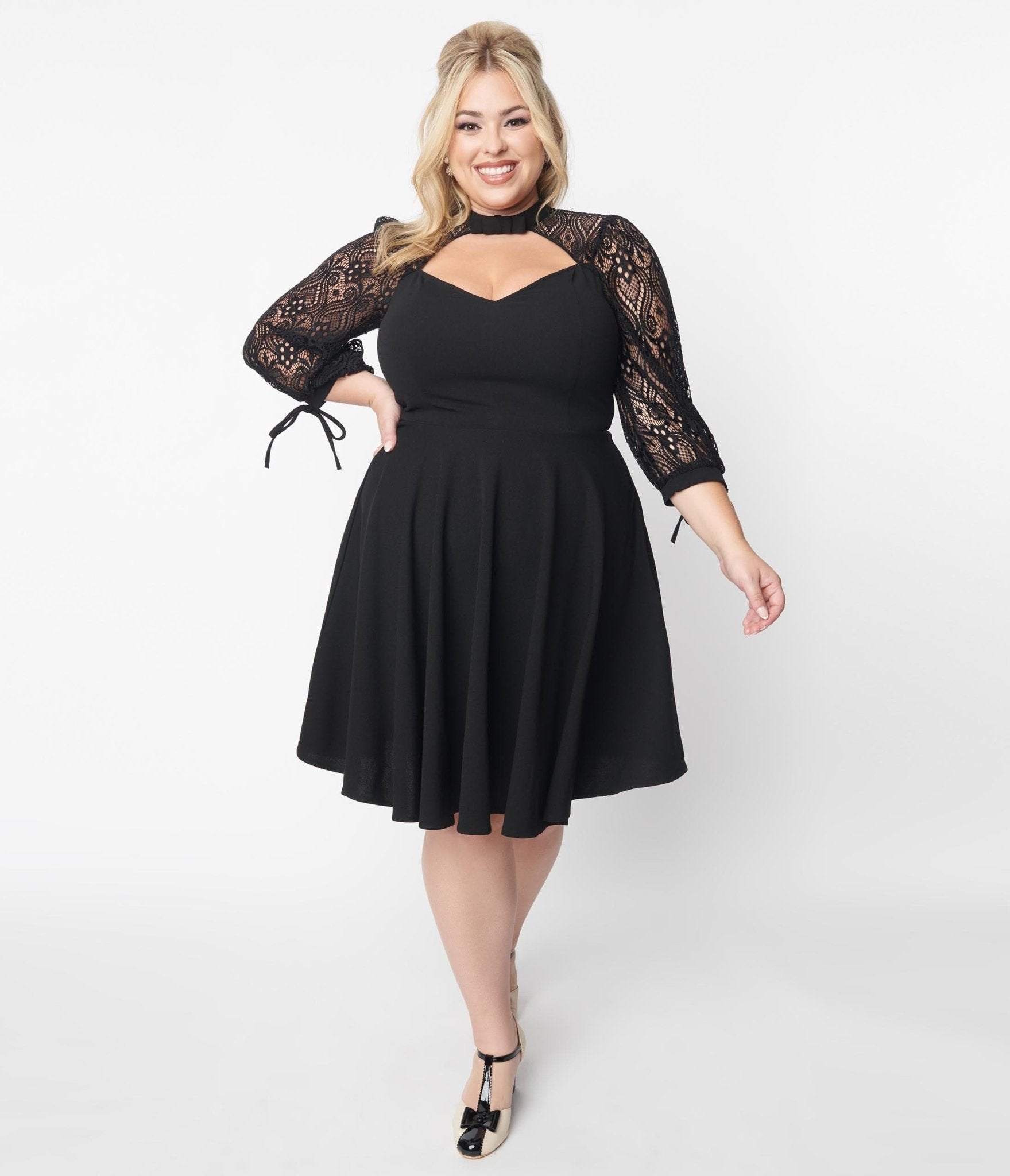  Black Lace Sleeved Knit Swing Dress