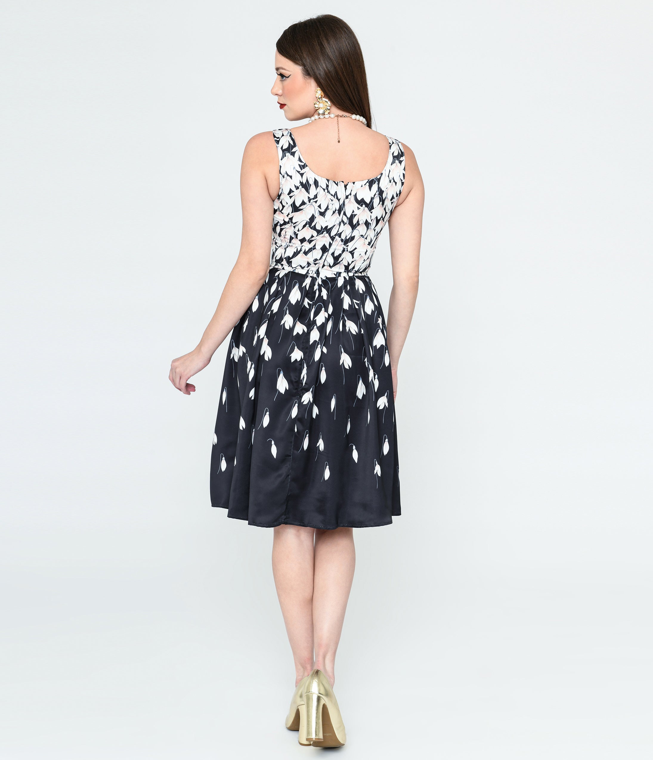  Black & White Snowdrop Floral Swing Dress