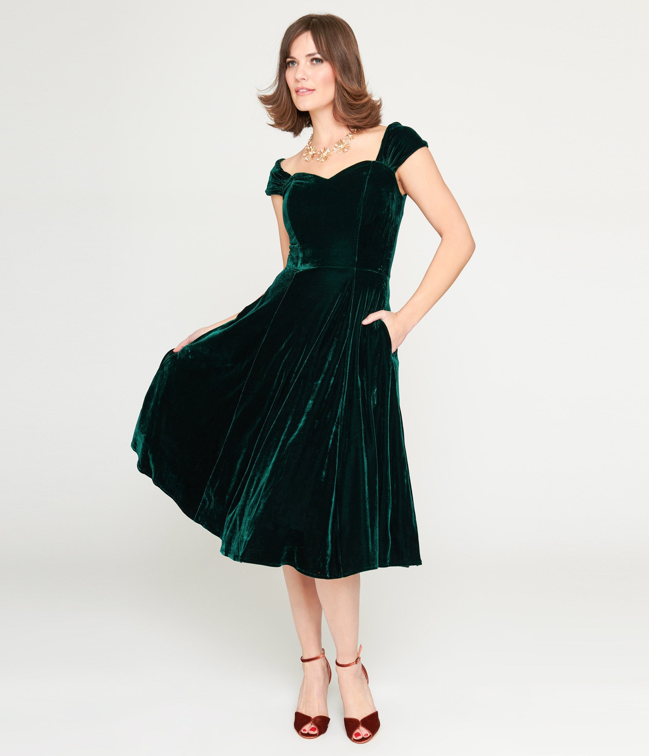  Collectif Green Velvet Karin Swing Dress