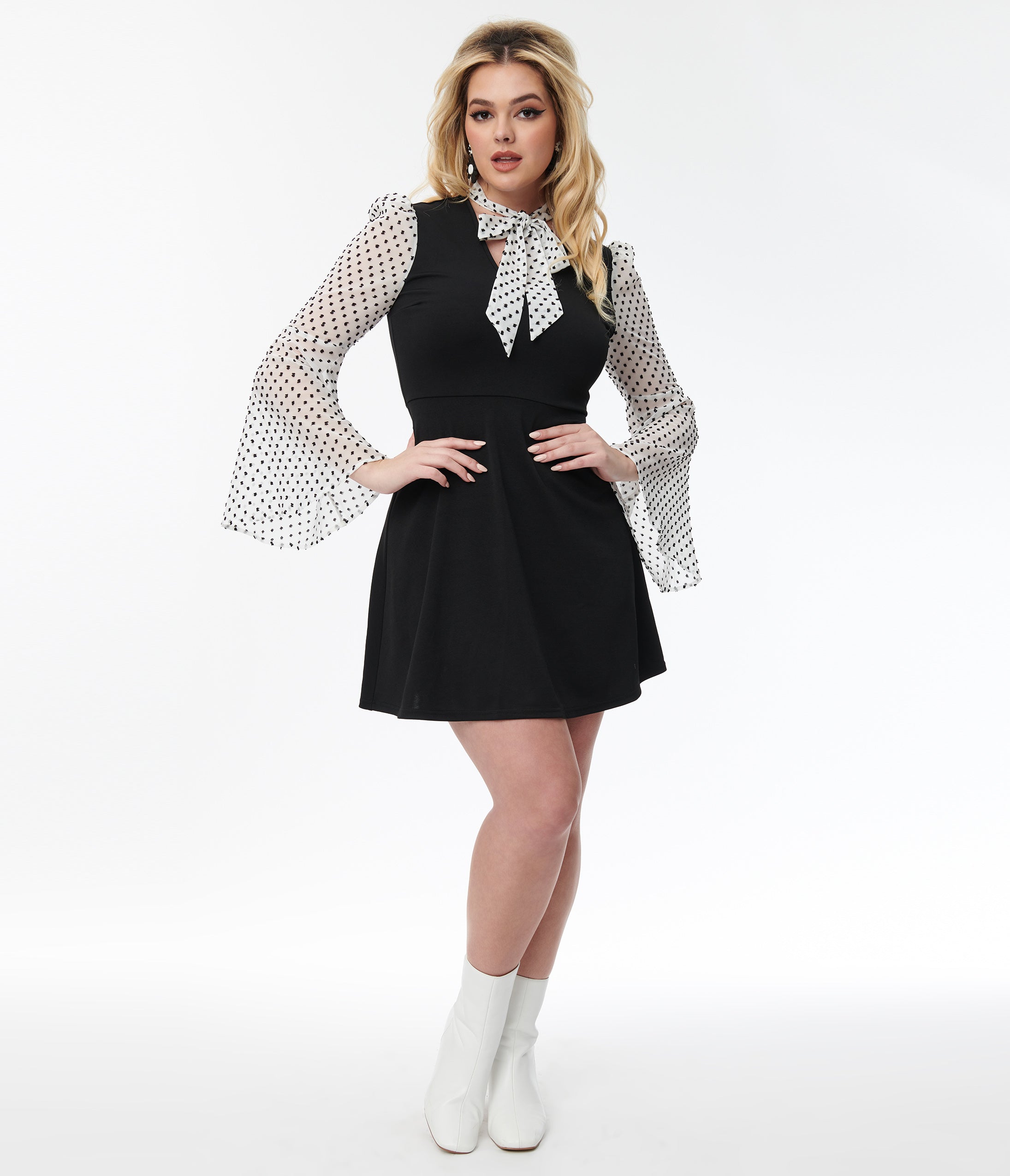  Smak Parlour Black & White Polka Dot Bell Sleeve Flare Dress