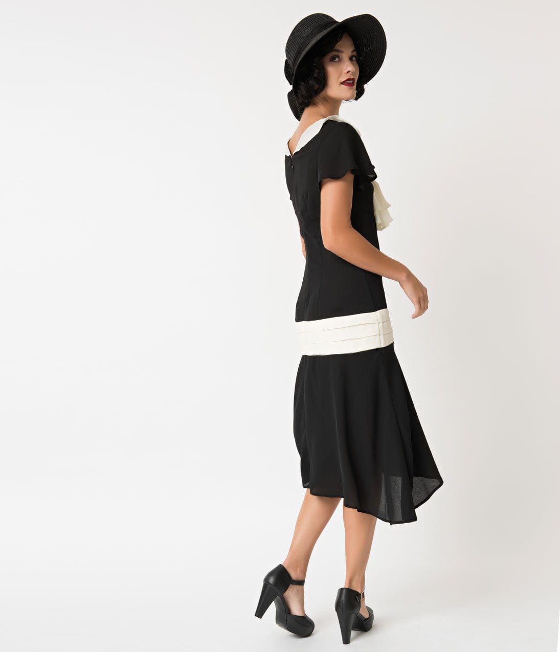  Unique Vintage 1920s Black & Cream Wilshire Flapper Day Dress