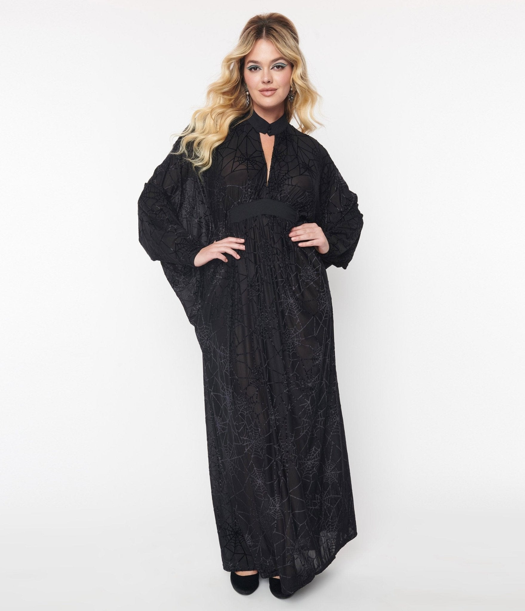  Unique Vintage Black Flocked Spiderweb Keyhole Caftan