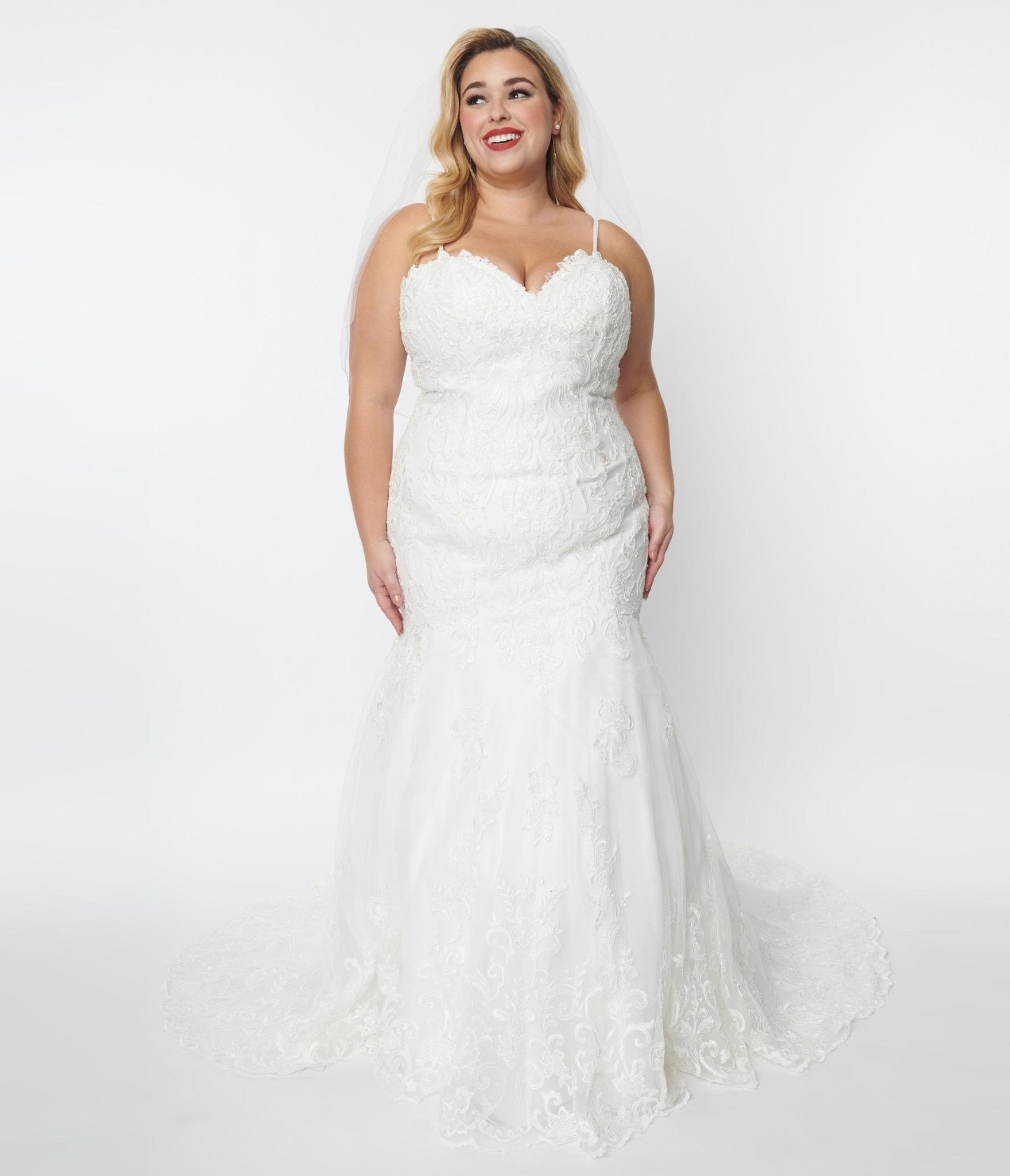  Vintage Style Plus Size Ivory Floral Embroidered Mermaid Bridal Dress