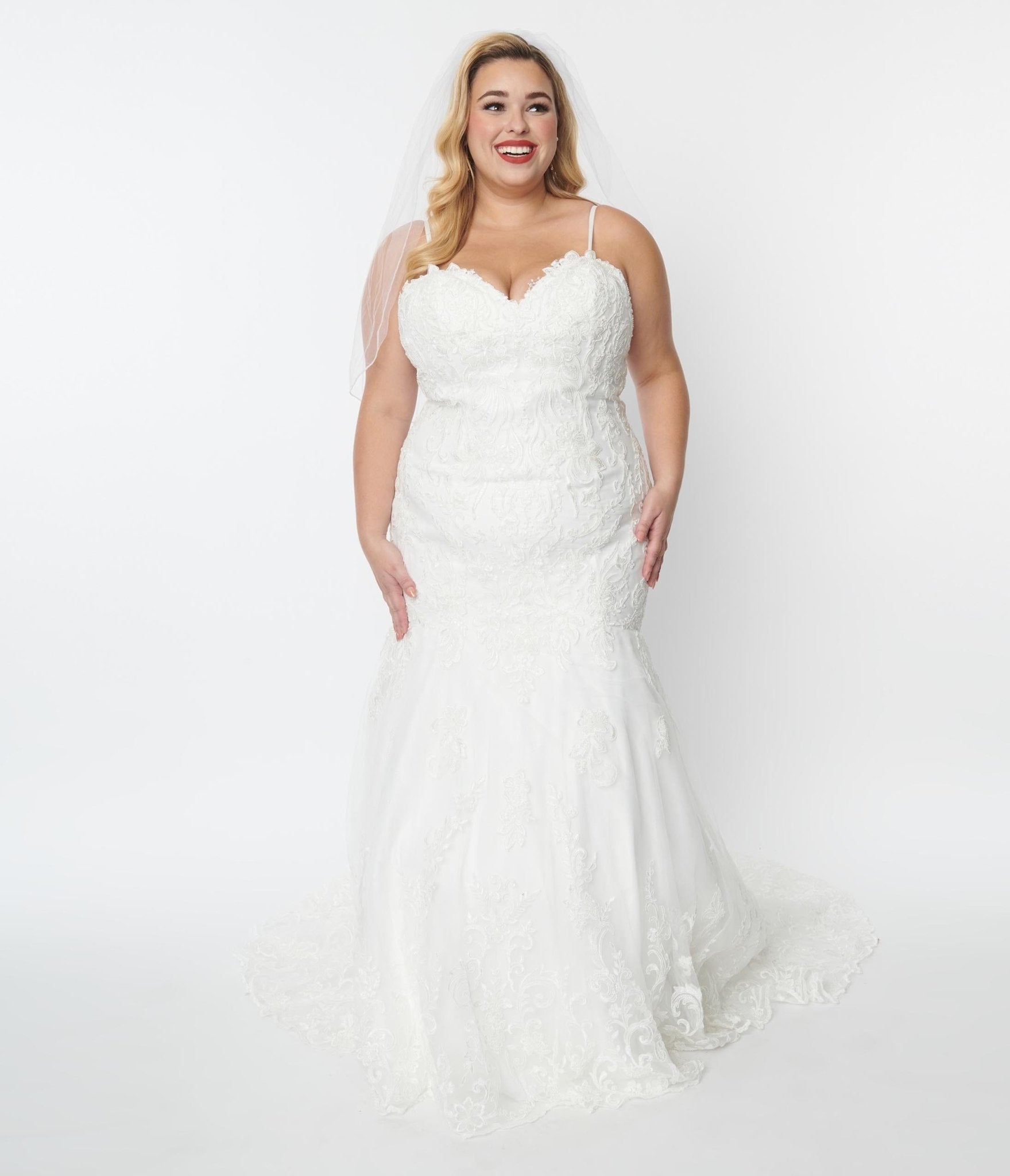  Vintage Style Plus Size Ivory Floral Embroidered Mermaid Bridal Dress